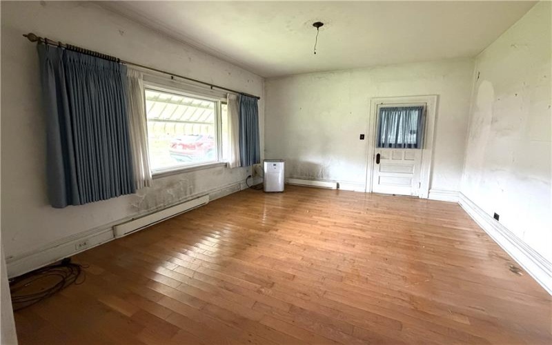 115 Main St, West Brownsville, 15417, 4 Bedroom Bedrooms, 8 Room Rooms,2 BathroomBathrooms,Residential,For Sale,Main St,1774281