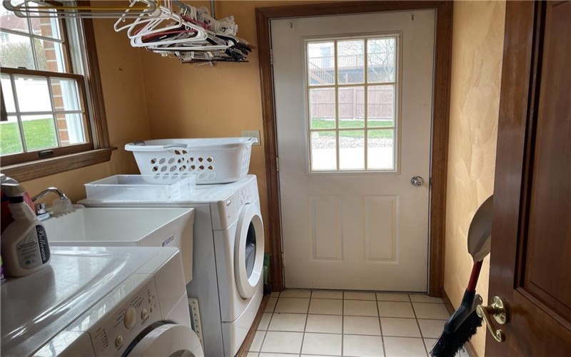 533 Austin St, Greensburg, 15601, 4 Bedroom Bedrooms, 13 Room Rooms,3.1 BathroomBathrooms,Residential,For Sale,Austin St,1744858