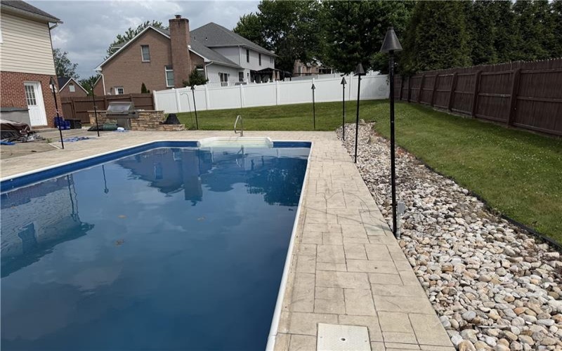 533 Austin St, Greensburg, 15601, 4 Bedroom Bedrooms, 13 Room Rooms,3.1 BathroomBathrooms,Residential,For Sale,Austin St,1744858
