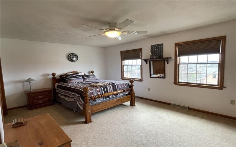 533 Austin St, Greensburg, 15601, 4 Bedroom Bedrooms, 13 Room Rooms,3.1 BathroomBathrooms,Residential,For Sale,Austin St,1744858