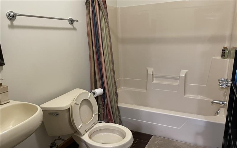533 Austin St, Greensburg, 15601, 4 Bedroom Bedrooms, 13 Room Rooms,3.1 BathroomBathrooms,Residential,For Sale,Austin St,1744858