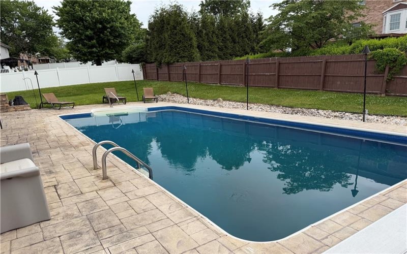 533 Austin St, Greensburg, 15601, 4 Bedroom Bedrooms, 13 Room Rooms,3.1 BathroomBathrooms,Residential,For Sale,Austin St,1744858