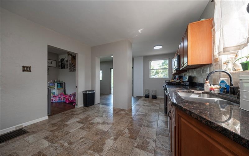 1718 4th St, Monongahela, 15063, 3 Bedroom Bedrooms, 10 Room Rooms,1.1 BathroomBathrooms,Residential,For Sale,4th St,1773594