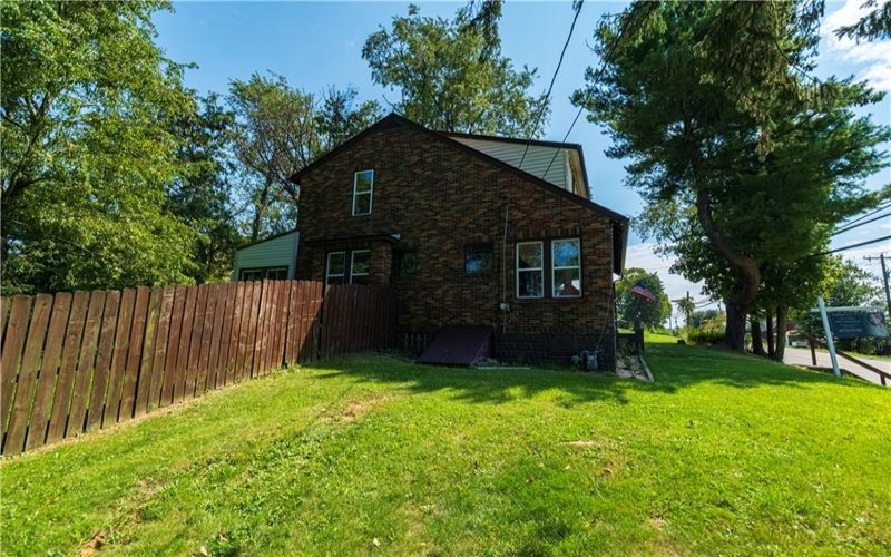 1718 4th St, Monongahela, 15063, 3 Bedroom Bedrooms, 10 Room Rooms,1.1 BathroomBathrooms,Residential,For Sale,4th St,1773594