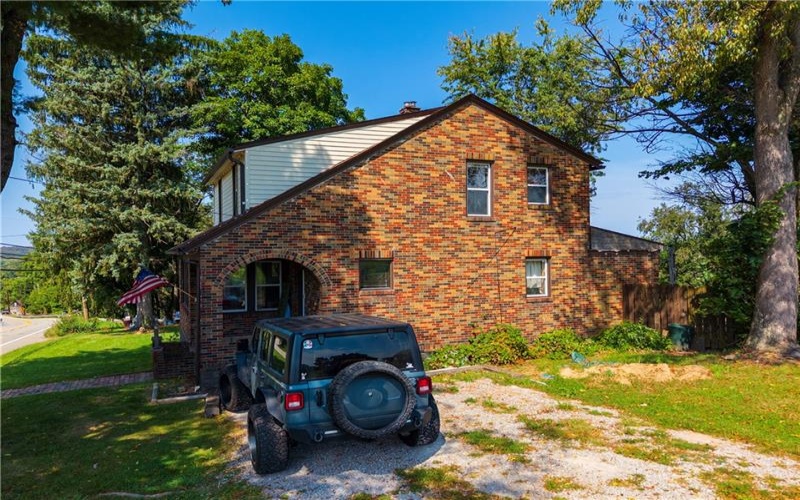 1718 4th St, Monongahela, 15063, 3 Bedroom Bedrooms, 10 Room Rooms,1.1 BathroomBathrooms,Residential,For Sale,4th St,1773594
