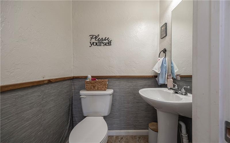 1718 4th St, Monongahela, 15063, 3 Bedroom Bedrooms, 10 Room Rooms,1.1 BathroomBathrooms,Residential,For Sale,4th St,1773594