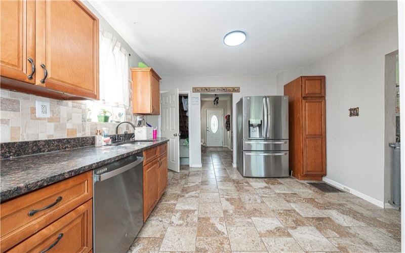 1718 4th St, Monongahela, 15063, 3 Bedroom Bedrooms, 10 Room Rooms,1.1 BathroomBathrooms,Residential,For Sale,4th St,1773594