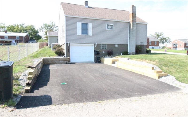 1004 Chestnut, Uniontown, 15401, 3 Bedroom Bedrooms, 8 Room Rooms,1 BathroomBathrooms,Residential,For Sale,Chestnut,1773803