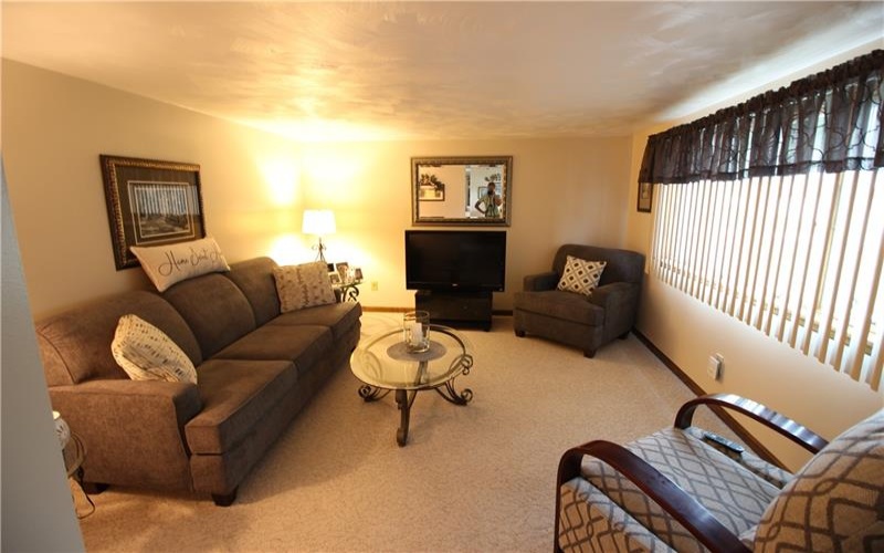 1004 Chestnut, Uniontown, 15401, 3 Bedroom Bedrooms, 8 Room Rooms,1 BathroomBathrooms,Residential,For Sale,Chestnut,1773803