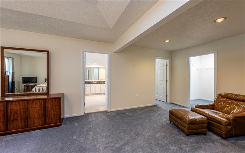 810 Stonebridge Drive, Greensburg, 15601, 4 Bedroom Bedrooms, 13 Room Rooms,4.1 BathroomBathrooms,Residential,For Sale,Stonebridge Drive,1774397