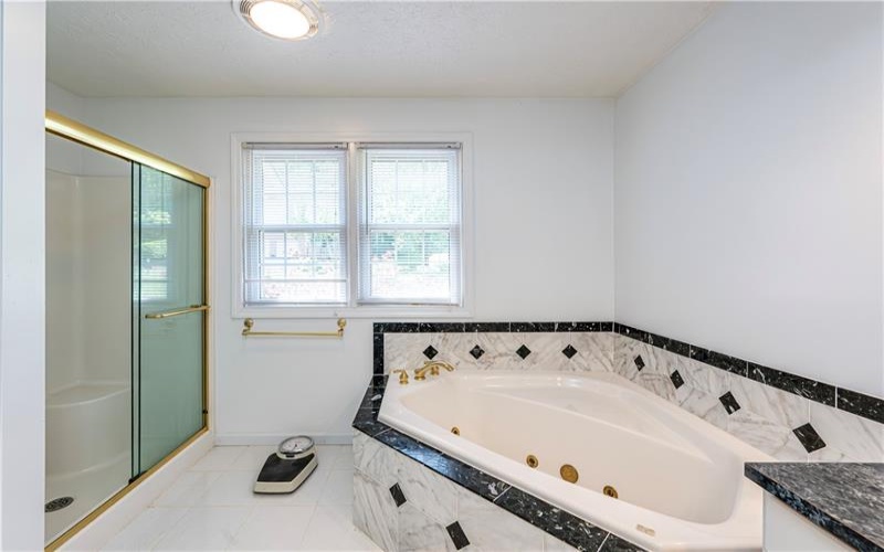 810 Stonebridge Drive, Greensburg, 15601, 4 Bedroom Bedrooms, 13 Room Rooms,4.1 BathroomBathrooms,Residential,For Sale,Stonebridge Drive,1774397