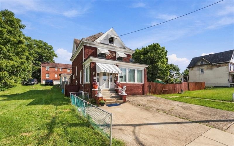 254 Ridge Avenue, New Kensington, 15068, 4 Bedroom Bedrooms, 10 Room Rooms,2.1 BathroomBathrooms,Residential,For Sale,Ridge Avenue,1774405