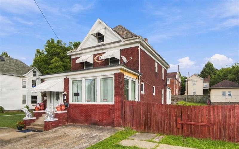 254 Ridge Avenue, New Kensington, 15068, 4 Bedroom Bedrooms, 10 Room Rooms,2.1 BathroomBathrooms,Residential,For Sale,Ridge Avenue,1774405