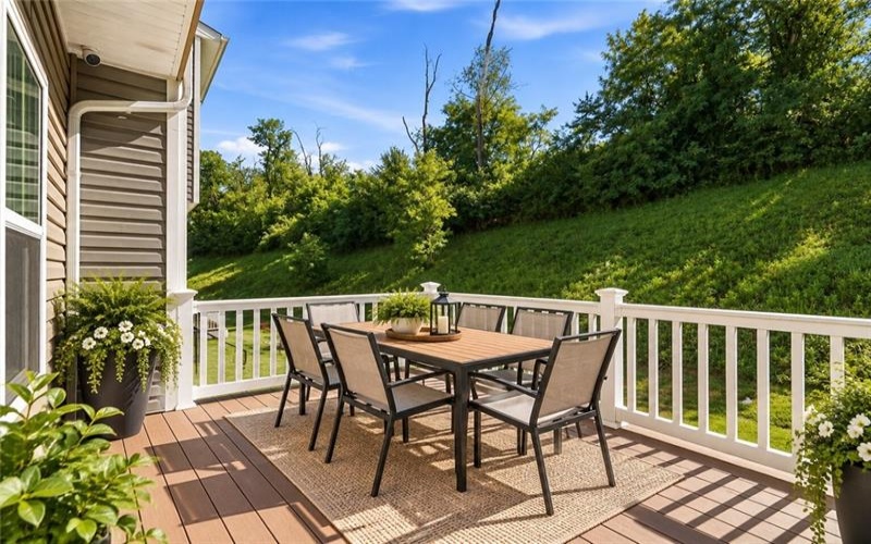 458 Greenwood Dr, Canonsburg, 15317, 3 Bedroom Bedrooms, 7 Room Rooms,2.1 BathroomBathrooms,Residential,For Sale,Greenwood Dr,1774370