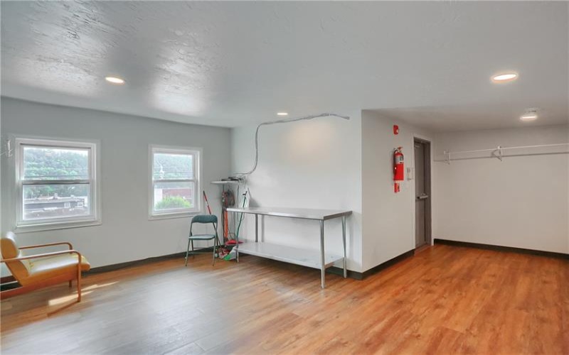 526 Fallowfield Ave, Charleroi, 15022, 1 Bedroom Bedrooms, ,1 BathroomBathrooms,Lease,For Rent,Fallowfield Ave,1774536