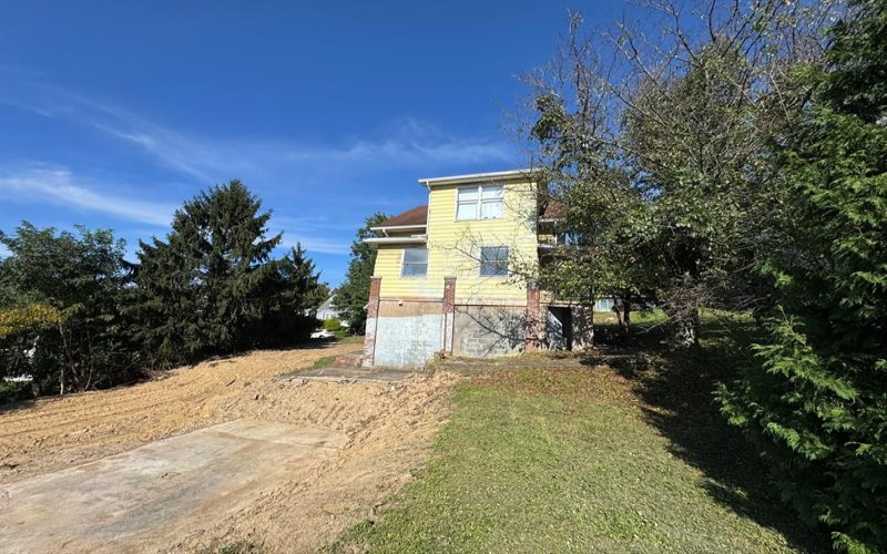 1321 Patton AVENUE, Monessen, 15062, 3 Bedroom Bedrooms, 9 Room Rooms,1.1 BathroomBathrooms,Residential,For Sale,Patton,1772601