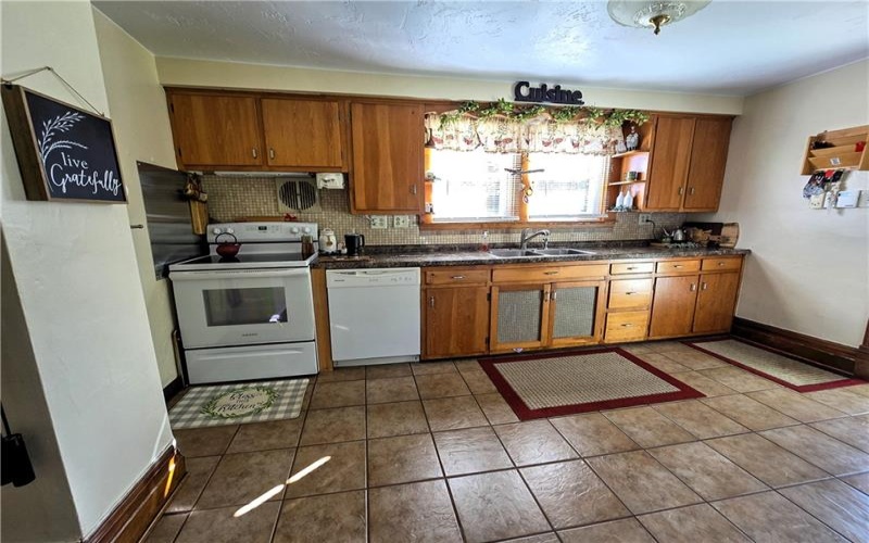 1206 Schultz Road Ext, Latrobe, 15650, 4 Bedroom Bedrooms, 9 Room Rooms,2 BathroomBathrooms,Residential,For Sale,Schultz Road Ext,1774423