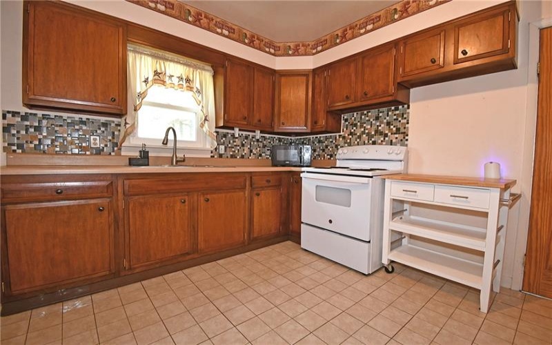 2 Vanceville Rd, Eighty Four, 15330, 3 Bedroom Bedrooms, 6 Room Rooms,2 BathroomBathrooms,Residential,For Sale,Vanceville Rd,1774480