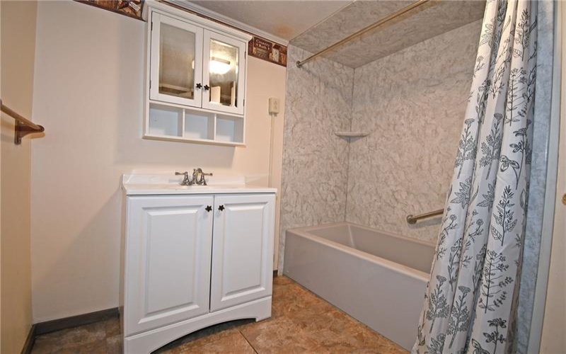 2 Vanceville Rd, Eighty Four, 15330, 3 Bedroom Bedrooms, 6 Room Rooms,2 BathroomBathrooms,Residential,For Sale,Vanceville Rd,1774480