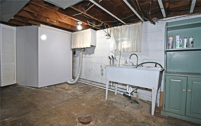 2 Vanceville Rd, Eighty Four, 15330, 3 Bedroom Bedrooms, 6 Room Rooms,2 BathroomBathrooms,Residential,For Sale,Vanceville Rd,1774480