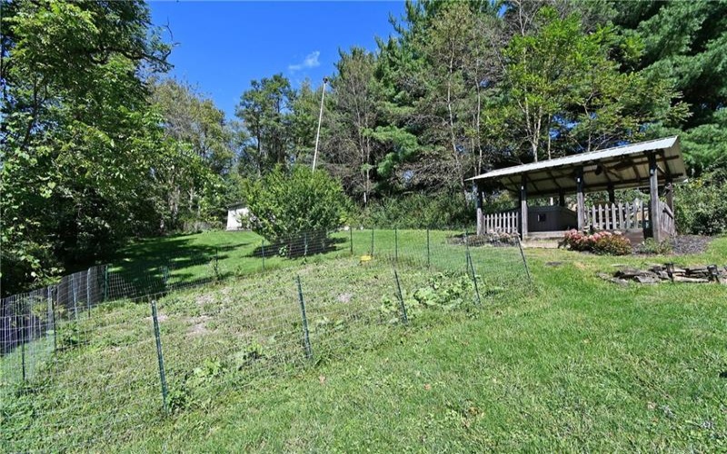 2 Vanceville Rd, Eighty Four, 15330, 3 Bedroom Bedrooms, 6 Room Rooms,2 BathroomBathrooms,Residential,For Sale,Vanceville Rd,1774480