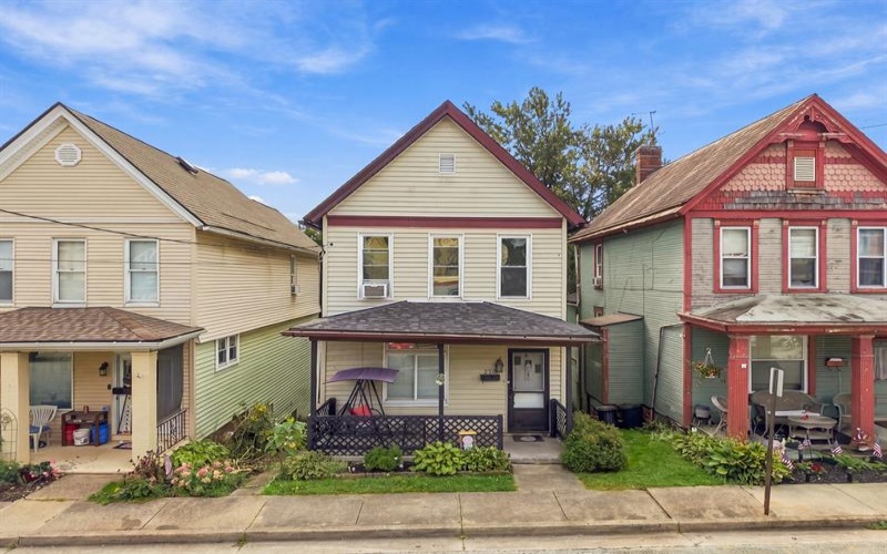 320 1st STREET, Jeannette, 15644, 2 Bedroom Bedrooms, ,1 BathroomBathrooms,Residential,For Sale,1st,1774527