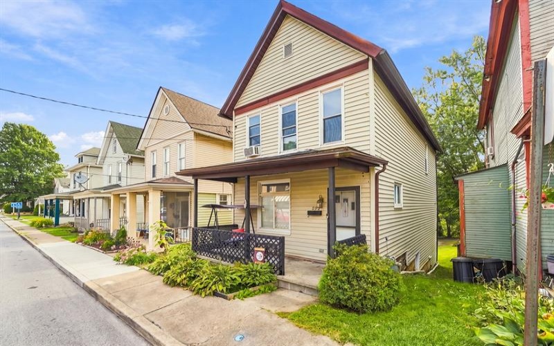 320 1st STREET, Jeannette, 15644, 2 Bedroom Bedrooms, ,1 BathroomBathrooms,Residential,For Sale,1st,1774527
