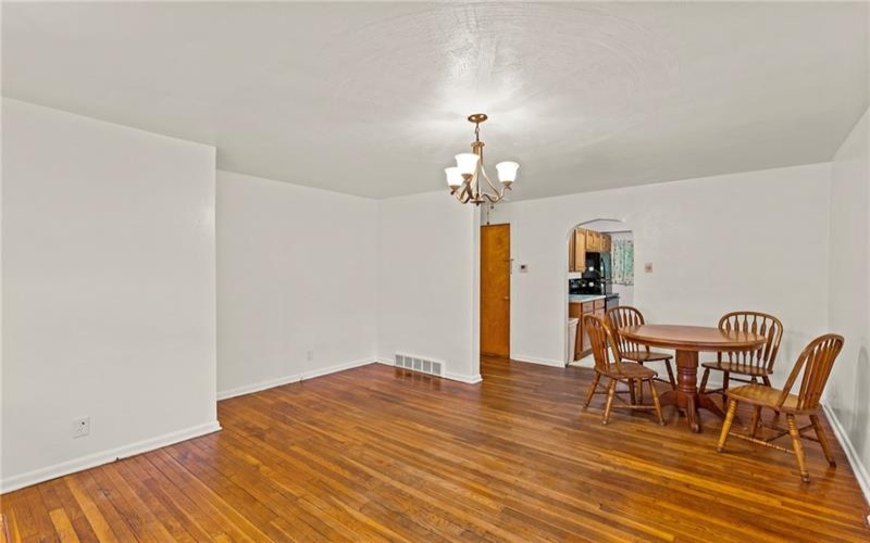 432 1/2 Prospect Ave, Washington, 15301, 2 Bedroom Bedrooms, 5 Room Rooms,1 BathroomBathrooms,Residential,For Sale,Prospect Ave,1774535