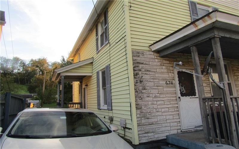 622-624 Kingview Rd, Scottdale, 15683, ,Multi-unit,For Sale,Kingview Rd,1774664