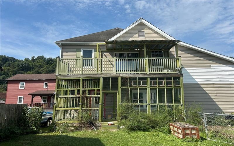 305 1st St, Sutersville, 15083, 4 Bedroom Bedrooms, ,2.1 BathroomBathrooms,Residential,For Sale,1st St,1774722