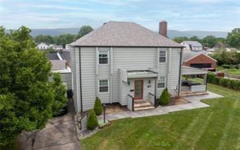 97 Belmont Cir, Uniontown, 15401, 4 Bedroom Bedrooms, ,2.1 BathroomBathrooms,Lease,For Rent,Belmont Cir,1774739