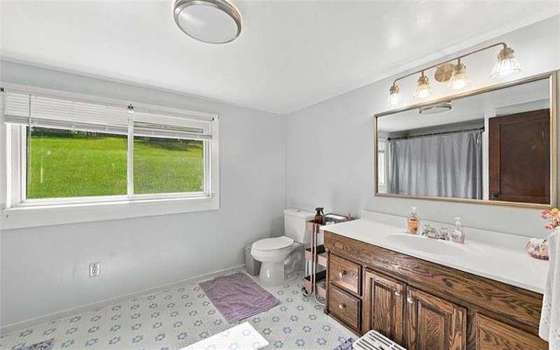 348 Steubenville Pike, Burgettstown, 15021, 3 Bedroom Bedrooms, 6 Room Rooms,1 BathroomBathrooms,Residential,For Sale,Steubenville Pike,1774756
