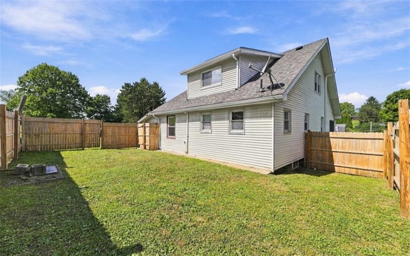 348 Steubenville Pike, Burgettstown, 15021, 3 Bedroom Bedrooms, 6 Room Rooms,1 BathroomBathrooms,Residential,For Sale,Steubenville Pike,1774756