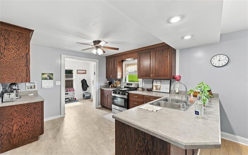348 Steubenville Pike, Burgettstown, 15021, 3 Bedroom Bedrooms, 6 Room Rooms,1 BathroomBathrooms,Residential,For Sale,Steubenville Pike,1774756