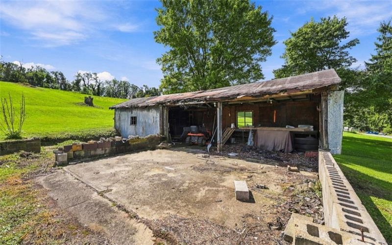 348 Steubenville Pike, Burgettstown, 15021, 3 Bedroom Bedrooms, 6 Room Rooms,1 BathroomBathrooms,Residential,For Sale,Steubenville Pike,1774756