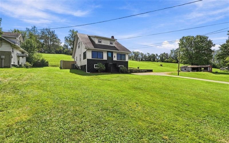348 Steubenville Pike, Burgettstown, 15021, 3 Bedroom Bedrooms, 6 Room Rooms,1 BathroomBathrooms,Residential,For Sale,Steubenville Pike,1774756