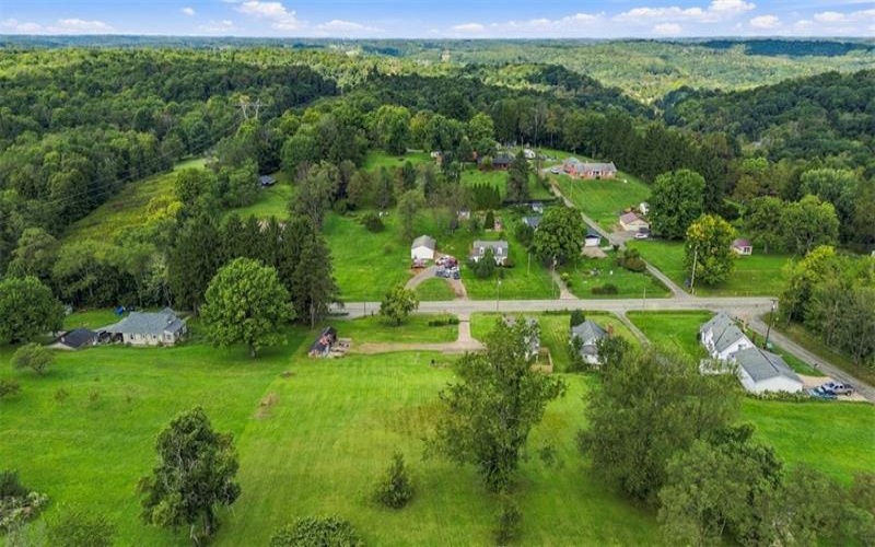 348 Steubenville Pike, Burgettstown, 15021, 3 Bedroom Bedrooms, 6 Room Rooms,1 BathroomBathrooms,Residential,For Sale,Steubenville Pike,1774756
