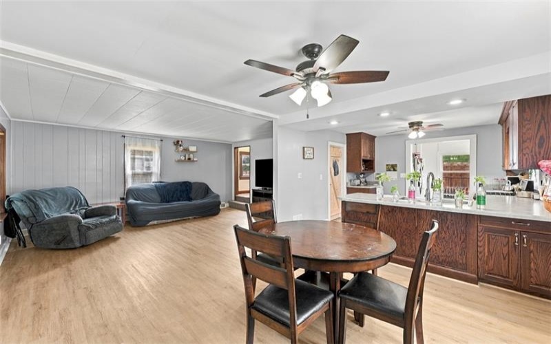 348 Steubenville Pike, Burgettstown, 15021, 3 Bedroom Bedrooms, 6 Room Rooms,1 BathroomBathrooms,Residential,For Sale,Steubenville Pike,1774756