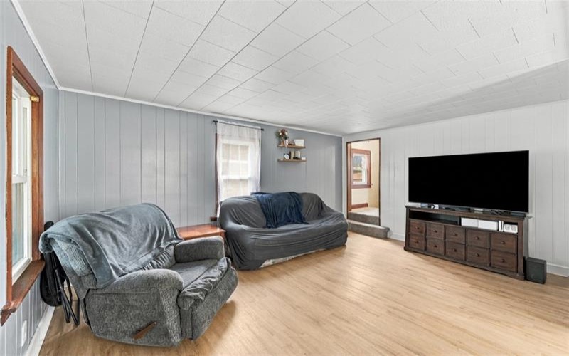 348 Steubenville Pike, Burgettstown, 15021, 3 Bedroom Bedrooms, 6 Room Rooms,1 BathroomBathrooms,Residential,For Sale,Steubenville Pike,1774756
