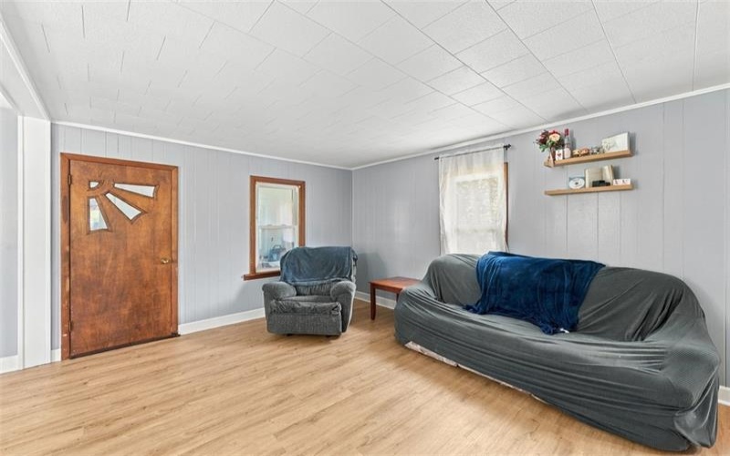 348 Steubenville Pike, Burgettstown, 15021, 3 Bedroom Bedrooms, 6 Room Rooms,1 BathroomBathrooms,Residential,For Sale,Steubenville Pike,1774756