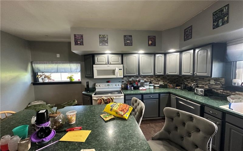 917 Crest Avenue, Charleroi, 15022, 3 Bedroom Bedrooms, 10 Room Rooms,2 BathroomBathrooms,Residential,For Sale,Crest Avenue,1774793