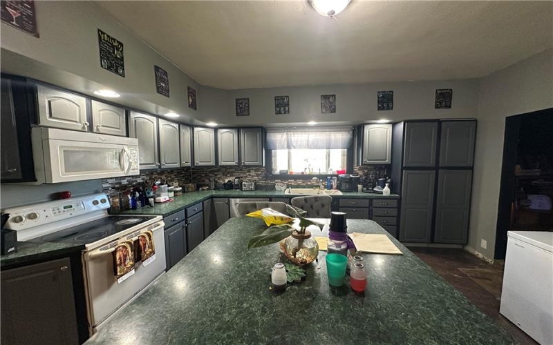 917 Crest Avenue, Charleroi, 15022, 3 Bedroom Bedrooms, 10 Room Rooms,2 BathroomBathrooms,Residential,For Sale,Crest Avenue,1774793