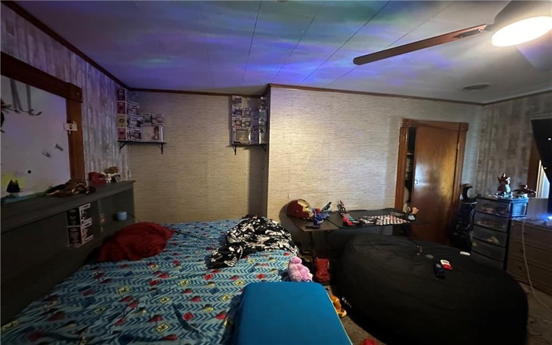 917 Crest Avenue, Charleroi, 15022, 3 Bedroom Bedrooms, 10 Room Rooms,2 BathroomBathrooms,Residential,For Sale,Crest Avenue,1774793