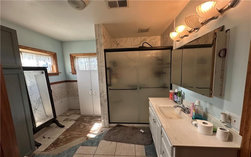 917 Crest Avenue, Charleroi, 15022, 3 Bedroom Bedrooms, 10 Room Rooms,2 BathroomBathrooms,Residential,For Sale,Crest Avenue,1774793