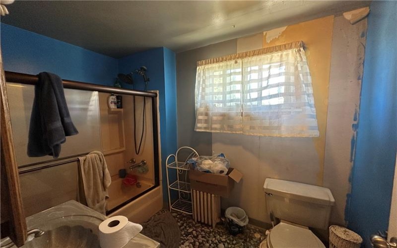 917 Crest Avenue, Charleroi, 15022, 3 Bedroom Bedrooms, 10 Room Rooms,2 BathroomBathrooms,Residential,For Sale,Crest Avenue,1774793