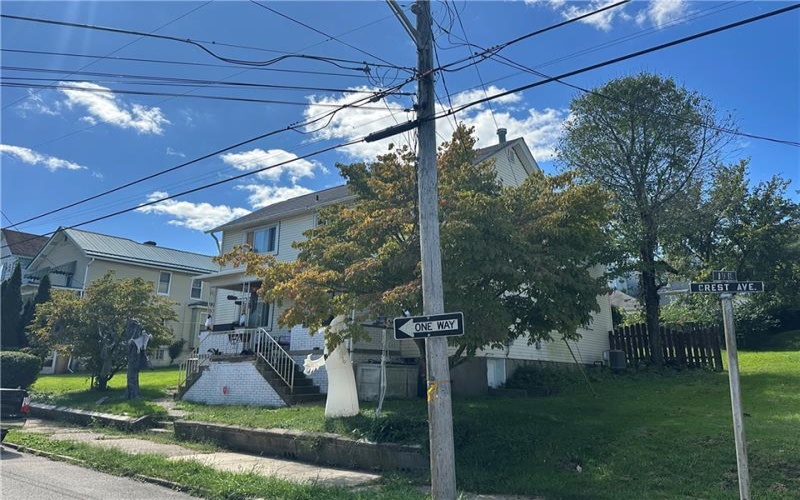 917 Crest Avenue, Charleroi, 15022, 3 Bedroom Bedrooms, 10 Room Rooms,2 BathroomBathrooms,Residential,For Sale,Crest Avenue,1774793