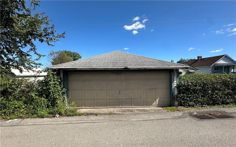 917 Crest Avenue, Charleroi, 15022, 3 Bedroom Bedrooms, 10 Room Rooms,2 BathroomBathrooms,Residential,For Sale,Crest Avenue,1774793