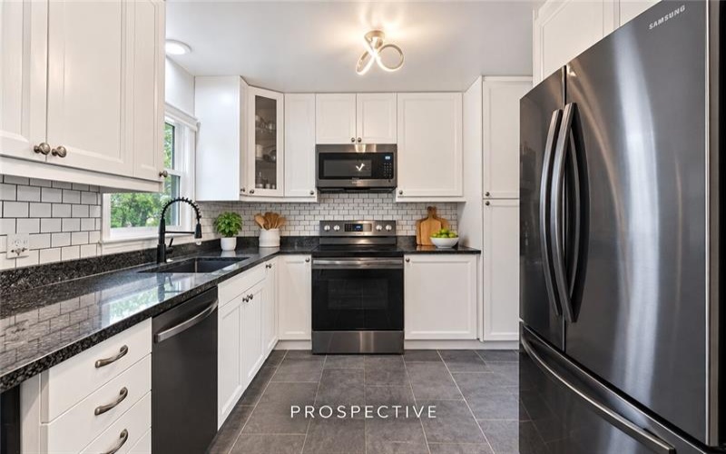 11 Pine St, Washington, 15301, 3 Bedroom Bedrooms, 8 Room Rooms,2 BathroomBathrooms,Residential,For Sale,Pine St,1774797