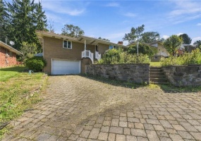 719 Locust Street, Greensburg, 15601, 3 Bedroom Bedrooms, 9 Room Rooms,2 BathroomBathrooms,Residential,For Sale,Locust Street,1774808