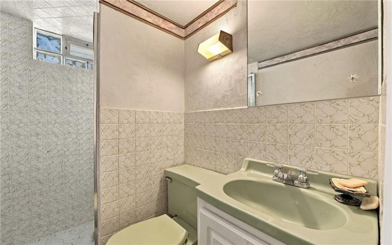 719 Locust Street, Greensburg, 15601, 3 Bedroom Bedrooms, 9 Room Rooms,2 BathroomBathrooms,Residential,For Sale,Locust Street,1774808